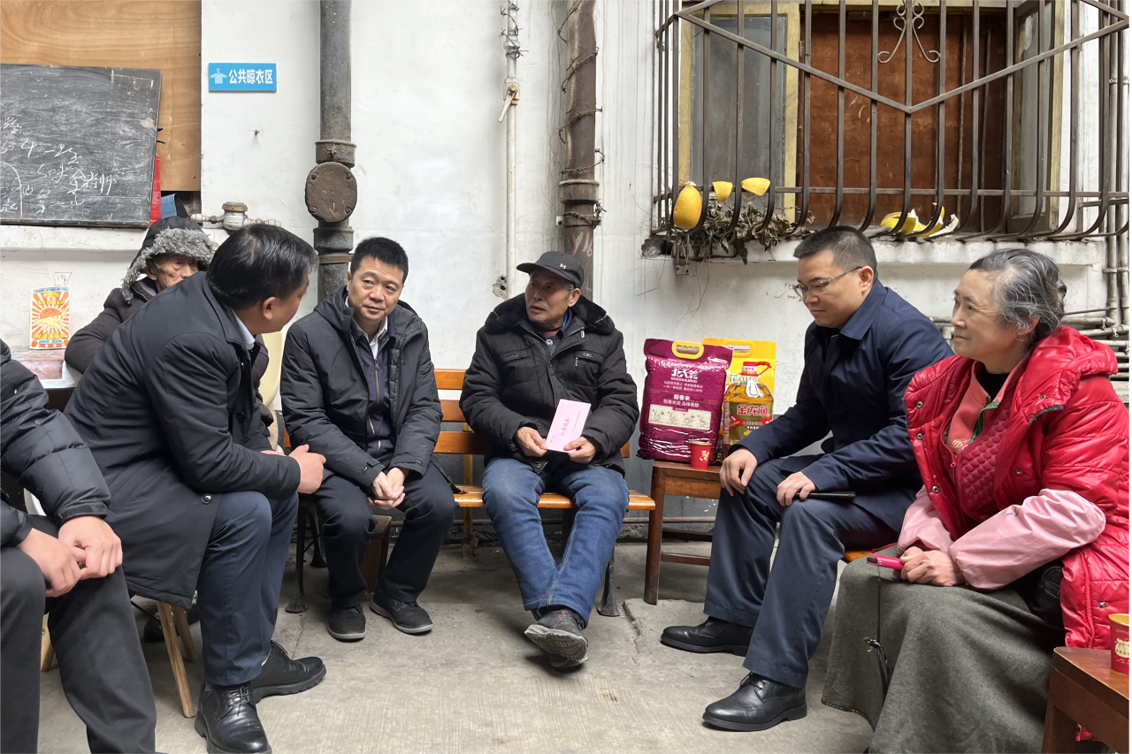省月博集团领导班子成员走访慰问生活困难党员、老党员、老干部