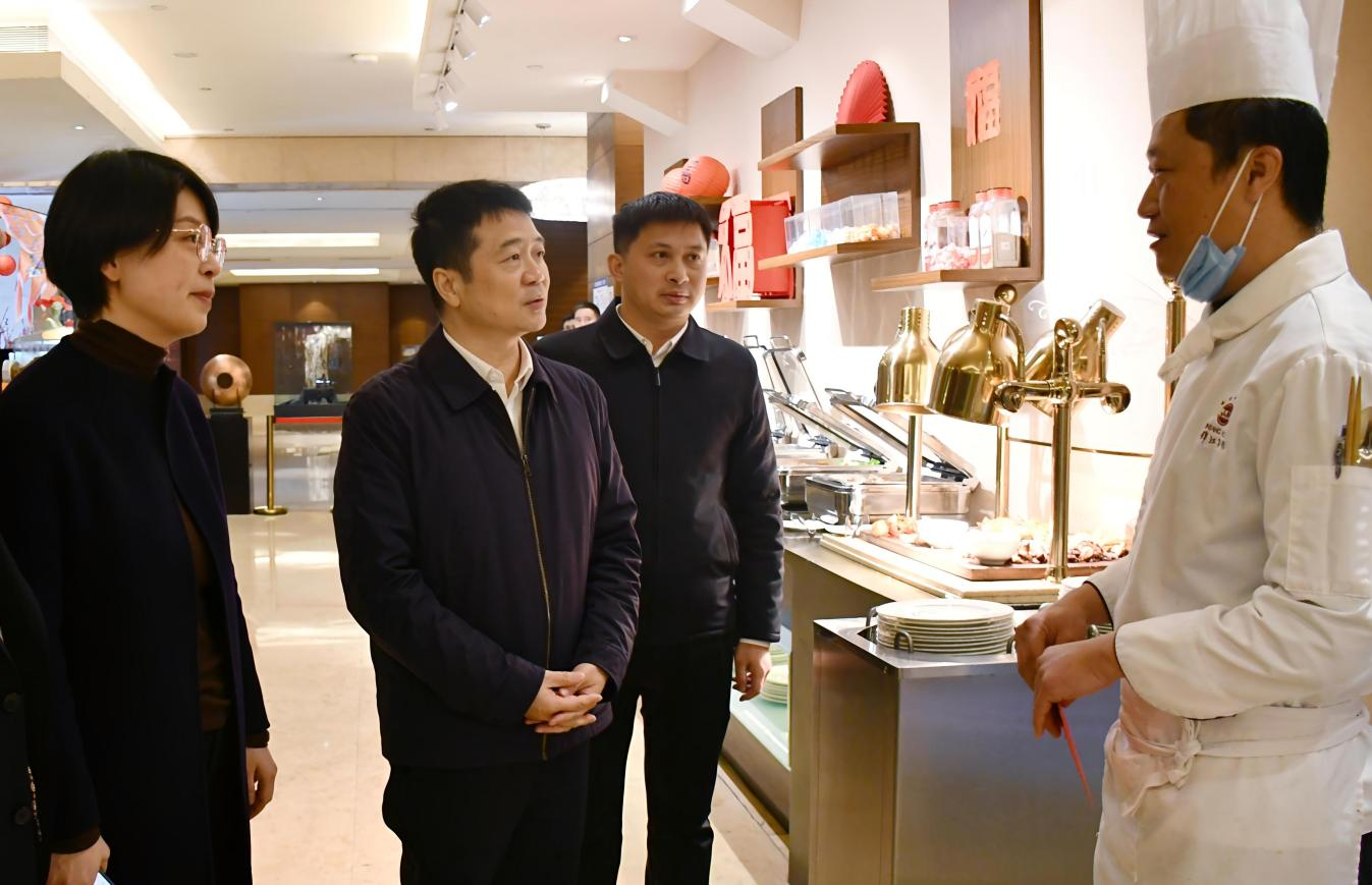 省月博集团领导率队开展春节前走访慰问